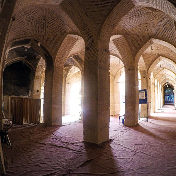 نمای داخلی مسجد جامع اشترجان